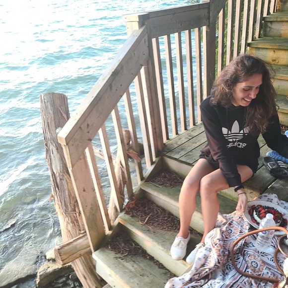 Meet your Posher, Aram - Picture 1 of 1